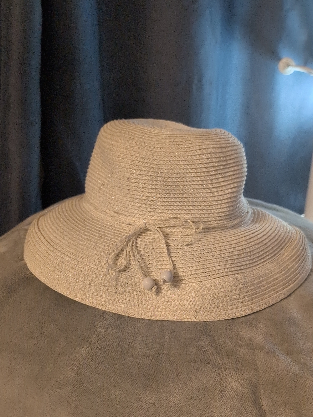 Neutral Wide-Brim Straw Sun Hat with Decorative Tie